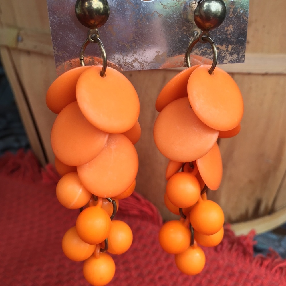Vintage orange dangle earrings.